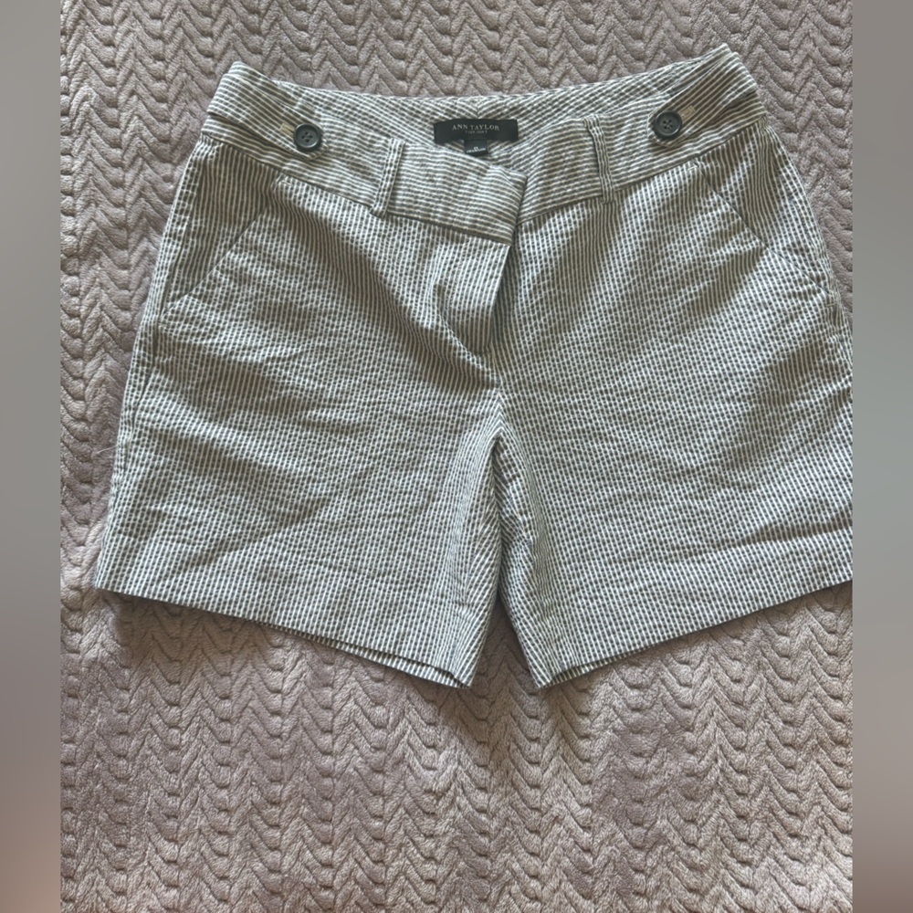 Ann Taylor Black and White Patterned Women's Shorts